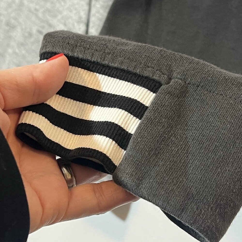 Adidas Mens Size L Gray Black Sweatshirt Hoodie Kangaroo Pocket Logo Athleisure - Picture 9 of 14